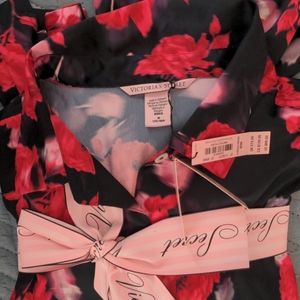New Victoria's Secret silk robe